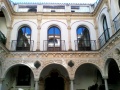 Patio del palacio Bertemati de Jerez Fra..jpg