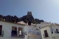 Zahara de la Sierra castillo desde el pueblo.jpg