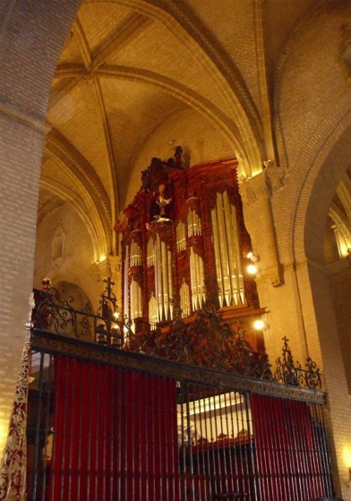 Archivo:Santa Ana Sevilla coro.jpg