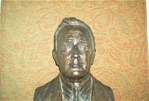 Busto de Domingo Campos en la la planta superio de Bodegas Campos