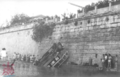 El accidente del autobús en el río Guadalquivir (1964).png