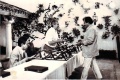 El poeta Pablo García Baena hace entrega del título de Ateneista de Honor al periodista Manuel Fernández. Palacio de Viana, junio 1989..jpg