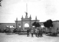 Entrada antigua al Estadio El Arcángel (años 1940).jpg