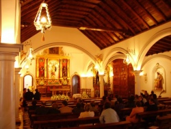 Interior parroquia.jpg