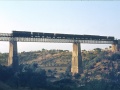 Puente de Hierro con ferrocarril circulando (años 1980).jpg