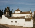 Vista lateral de la Ermita de Nuestra Señora de la Salud.jpg