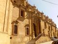 Fachada lateral catedral Guadix.jpg