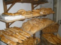 Pan recien hecho en la Panaderia de San José de Torre Cardela.jpg