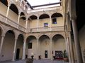 Patio palacio arzobispal Granada.jpg