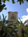 Torre de la catedral en plaza Romanilla Granada.jpg