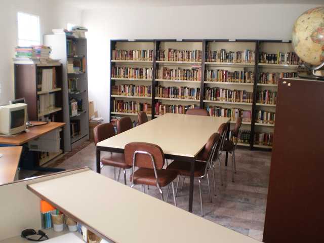 Biblioteca Publica Maria Sagredo (Alozaina).jpg