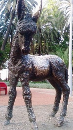 Escultura de Platero en Málaga.jpg