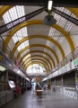 Interior mercado arenal sevilla.jpg